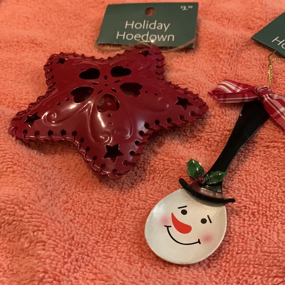 ๐๐ AT HOME - CHRISTMAS ๐ ORNAMENTS - ONE- RED STAR & ONE - SNOWMAN SPOON - Picture 2 of 6